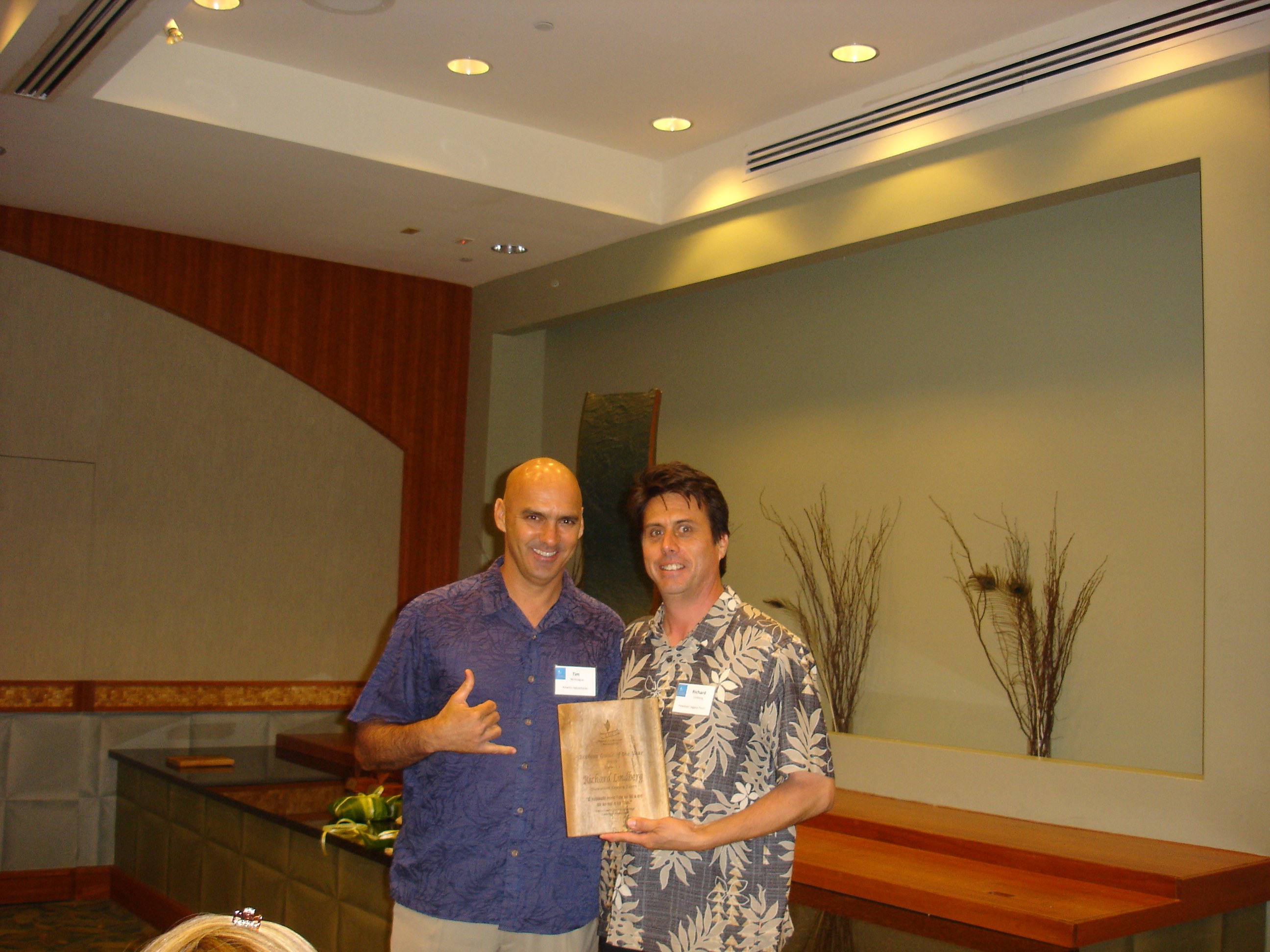 tim-with-tour-guide-winner-richard-lindberg-hawaiian-legacy-tours